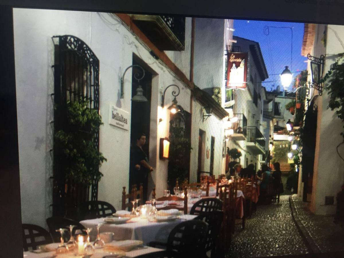 Altea, Callejeando Por Su Casco Antiguo. Exterior photo